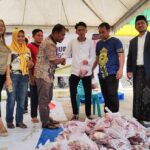 Kamar Dagang dan Industri Sulawesi Tenggara menyalurkan empat ekor hewan kurban untuk disembelih pada momen Iduladha 1443 H, Minggu (10/7/2022). Foto: Istimewa