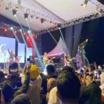 Band Slank saat menggelar konser di eks MTQ, Kota Kendari, Sabtu (18/3/2023). Foto: Istimewa
