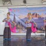 Siswa SMP Negeri 1 Kendari yakni, Vania Nathania Elisa, Aira Dublin Hugua, Aulya Aura Putri Johansyah, dan Erlita Nindyana Nurdin saat menampilkan Tari Balumpa di Lotus Festival di Los Angeles, Amerika Serikat pada15 Juli 2023. Foto/ist