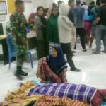 PSX_20230724_123020 Para korban kecelakaan kapal di Teluk Mawasangka Tengah, Kabupaten Buton Tengah yang meninggal dunia saat berada di Puskesmas Mawasangka Timur, Senin (24/7/2023). Foto: Ist