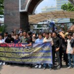 Ratusan pemuda dan hahasiswa yang tergabung dalam Himpunan Pemuda 21 Nusantara (HP 21 Nusantara) dan Konsorsium Nasional Pemantau Pertambangan dan Agraria (KONUTARA) melakukan aksi unjuk rasa di Kantor Kejaksaan Agung (Kejagung) RI, Senin (4/9/2023).