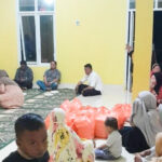 Warga Desa Puusuli, Kecamatan Andowia, Kabupaten Konawe Utara,  Sulawesi Tenggara, menggelar syukuran usai PT Sumber Bumi Putra (SBP) kembali beraktivitas di wilayah itu. Kegiatan syukuran dilangsungkan di musala desa tersebut, Rabu (27/9/2023). Foto: Ist