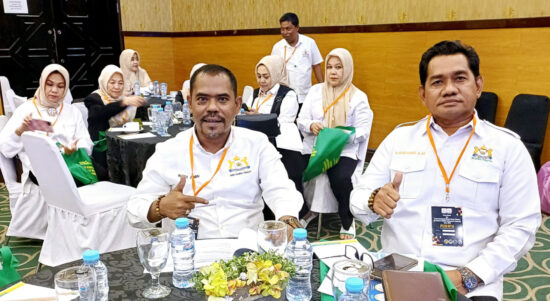 Direktur Eksekutif Kadin Sulawesi Tenggara, Budi Amin (kiri) mengahadiri Rapat Koordinasi Wilayah (Rakorwil) II Kadin se-Sulawesi di Grand Palace, Kota Gorontalo, pada Selasa (26/9/2023). Foto: Ist