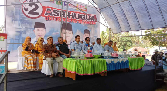 Calon Wakil Gubernur Sulawesi Tenggara (Sultra) nomor urut 2, Hugua melakukan kampanye terbatas di Lapangan Kecamatan Wakorumba Utara, Kabupaten Buton Utara, Minggu, 3 Oktober 2024. Foto/tim media ASR-Hugua