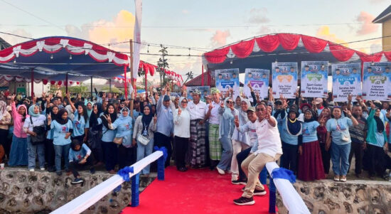 Pasangan calon (paslon) gubernur dan Wakil Gubernur Sulawesi Tenggara (Sultra) nomor urut 2, Andi Sumangerukka (ASR)-Hugua melaksanakan kampanye hari ketiga di Kabupaten Wakatobi pada Rabu, 13 November 2024. Foto: Tim media ASR-Hugua
