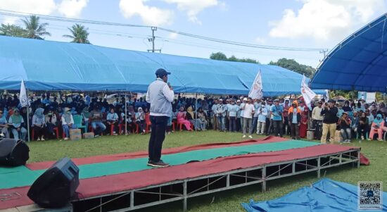Pasangan calon (paslon) gubernur dan Wakil Gubernur Sulawesi Tenggara (Sultra) nomor urut 2, Andi Sumangerukka (ASR)-Hugua melaksanakan kampanye di Desa Wakumoro, Kecamatan Parigi, Kabupaten Muna, Jumat, 15 November 2024. Foto: Tim media ASR-Hugua