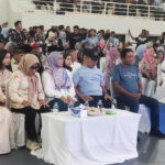 Pasangan calon (paslon) gubernur dan Wakil Gubernur Sulawesi Tenggara (Sultra), Andi Sumangerukka (ASR)-Hugua merayakan kemenangan bersama pendukungnya setelah unggul dalam hasil hitung cepat Lingkaran Survei Indonesia (LSI) Denny JA pada pemiliha Gubernur (Pilgub) Sultra 2024. Foto: Ist